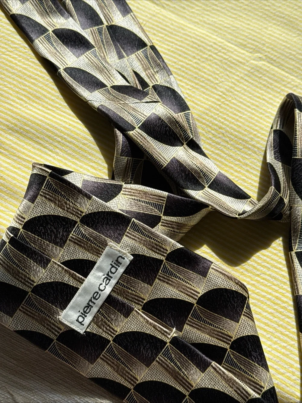 Men's Pierre Cardin 100% silk Black Gold Geometric Tie vintage